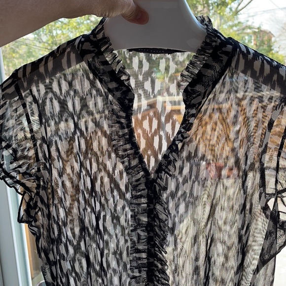 Suzy Shier Black and white sheer top - Picture 4 of 6